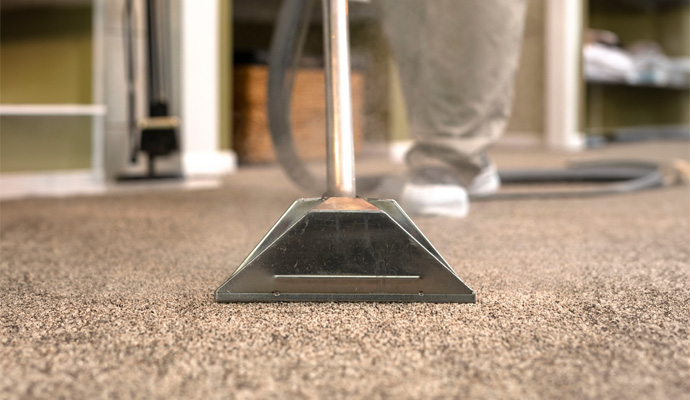 cleaning carpet using steam cleaning method