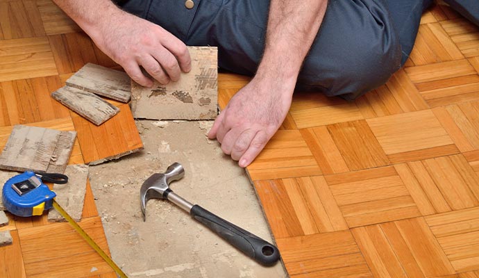 Wood floor repairing using equipment