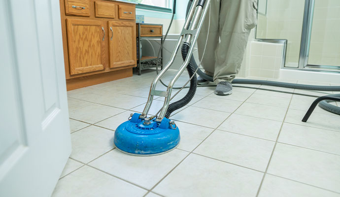 https://www.teasdalefenton-dayton.com/images/carpet-cleaning-tile-grout-cleaning.jpg
